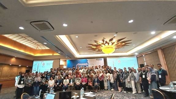 Group photo of participants